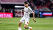 Denis Huseinbasic im Köln-Trikot. Für Bosnien und Herzegowina wird er im Juni nicht spielen