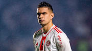 Rafael Santos Borré assumiu a titularidade fixa no Inter com Roger Machado