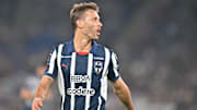 El español Sergio Canales lleva un rato fuera de circulación por una supuesta lesión