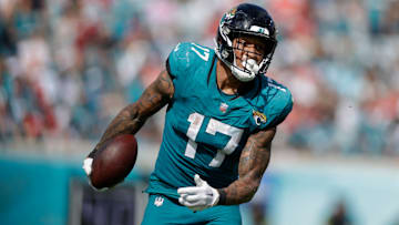 JACKSONVILLE, FL - SEPTEMBER 17: Jacksonville Jaguars tight end Evan Engram (17) runs with the ball during the game between the Kansas City Chiefs and the Jacksonville Jaguars on September 17, 2023 at EverBank Stadium in Jacksonville, Fl. 
