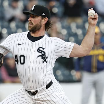 Chicago White Sox pitcher Tyler Gilbert (40) throws against the Milwaukee Brewers at Rate Field. 