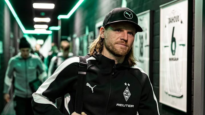 Gladbach-Coach Eugen Polanski führt die Fohlenherde an Gladbach-Coach Eugen Polanski führt die Fohlenherde an