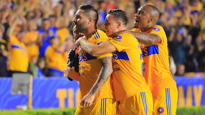 Jugadores de Tigres celebran un gol. Jugadores de Tigres celebran un gol.