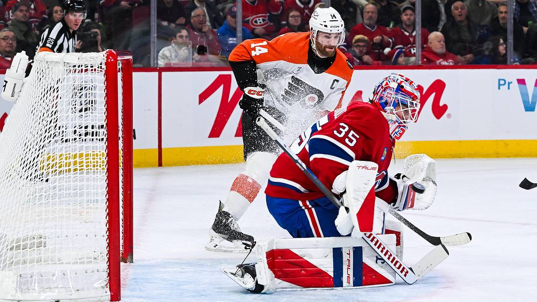 Nov 4, 2025; Montreal, Quebec, CAN; Montreal Canadiens goalie Sam Montembeault (35) makes a save against the Philadelphia Flyers during the first period at Bell Centre. Nov 4, 2025; Montreal, Quebec, CAN; Montreal Canadiens goalie Sam Montembeault (35) makes a save against the Philadelphia Flyers during the first period at Bell Centre.