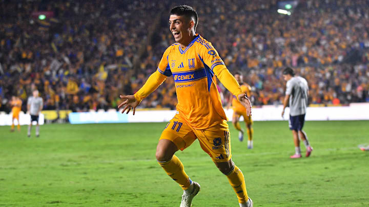 Tigres UANL v Cruz Azul - Torneo Apertura 2025 Liga MX