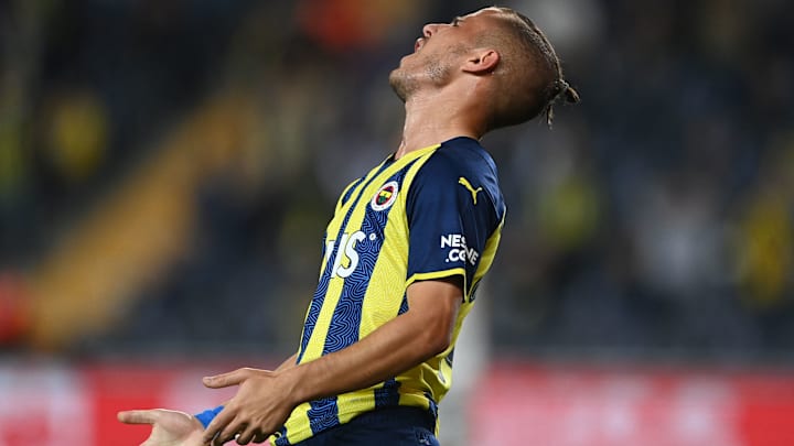 Dimitris Pelkas'ın üzüntüsü Dimitris Pelkas'ın üzüntüsü