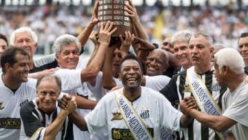 O maior jogador da história do futebol foi revelado pelo Santos