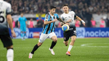 Corinthians e Grêmio empatam em jogo da rodada 19 do Brasileirão.