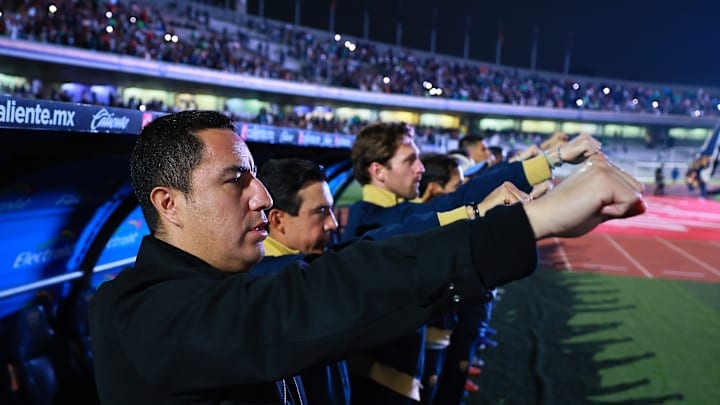 Efraín Juárez y su cuerpo técnico han logrado transformar a Pumas tras 14 meses de trabajo.