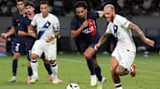 O brasileiro Marquinhos estava em campo no último duelo entre as equipes, um amistoso de pré-temporada