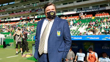 Miguel Herrera fue a ver el partido entre Rayados y Bravos 