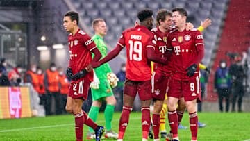 Nach Barca ist vor dem Achtelfinale. Die Bayern sind schon in Jubellaune.