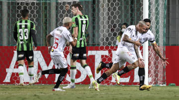 Guilherme Arana foi o destaque do clássico mineiro