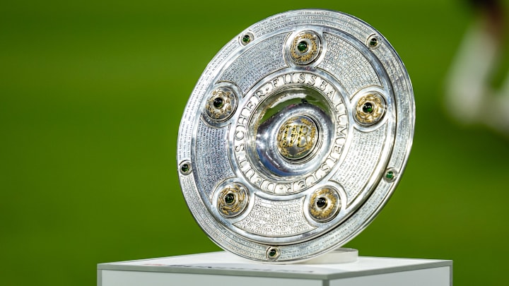Der FC Bayern wird im Mai eine neues Meisterschale erhalten Der FC Bayern wird im Mai eine neues Meisterschale erhalten