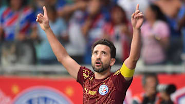 Éverton Ribeiro foi o nome do triunfo do Esquadrão