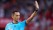 Sánchez Martínez dirigiendo un partido de liga