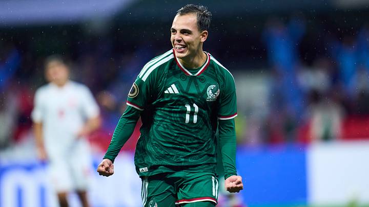 Hugo Camberos: de Novato del Año a suplente de las Chivas y figura de México