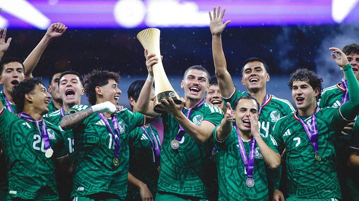Henrique Simeone: Nació en Río de Janeiro, pero eligió jugar por México. Henrique Simeone: Nació en Río de Janeiro, pero eligió jugar por México.