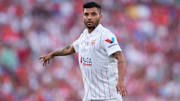"Tecatito" Corona no jugará con el Sevilla la fase de grupos de la próxima Champions League