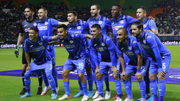 Jugadores de Cruz Azul previo a un partido ante León.