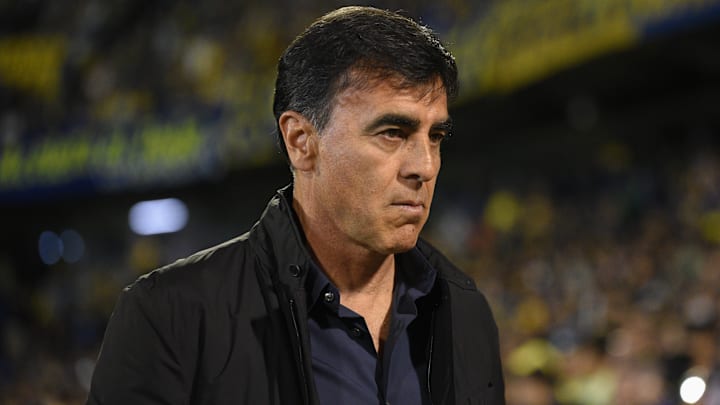 Gustavo Quinteros é aguardado pelo Santos durante a semana Gustavo Quinteros é aguardado pelo Santos durante a semana