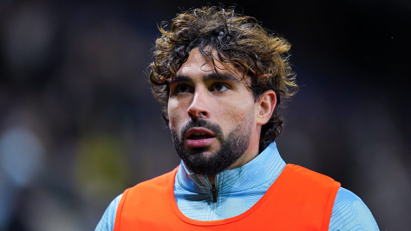 OM Mercato : Comment l'indésirable Neal Maupay pourrait débloquer l'arrivée d'Himad Abdelli du SCO Angers