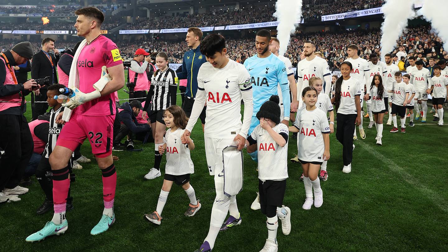 England star spotted with ice pack after controversial Newcastle vs Tottenham friendly - Vimarsana News