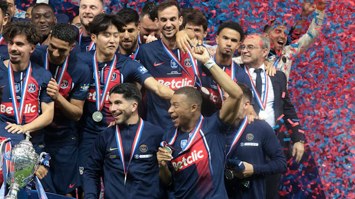 PSG's Carlos Soler, tied to the club until 2027, may switch to Real Sociedad this summer amid his limited role in PSG's plans.