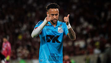 Neymar fez reclamações acintosas de seus companheiros no duelo