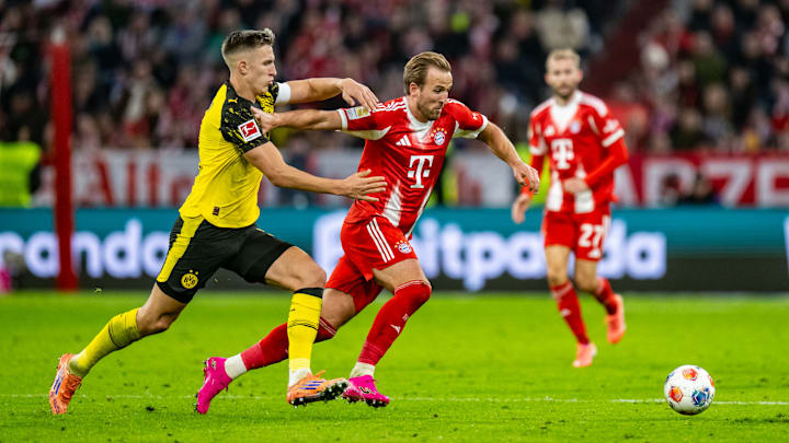Der FC Bayern führt vor Dortmund die Tabelle an