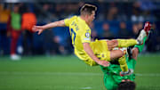 Goleiro brasileiro derrubou o jogador do Villarreal dentro da área