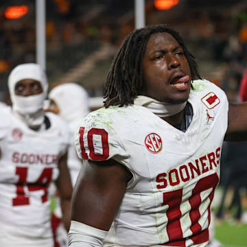 Oklahoma Sooners linebacker Kip Lewis (10) celebrates after defeating the Tennessee Volunteers at Neyland Stadium. 