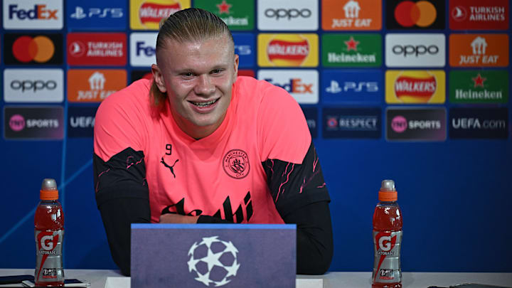 FBL-EUR-C1-MAN CITY-PRESSER