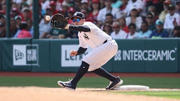 Diablos Rojos v New York Yankees