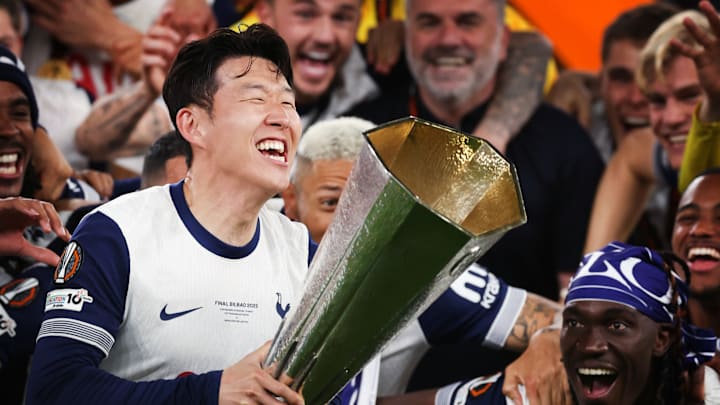 Heung-min Son bejubelt den Europa-League-Sieg Heung-min Son bejubelt den Europa-League-Sieg