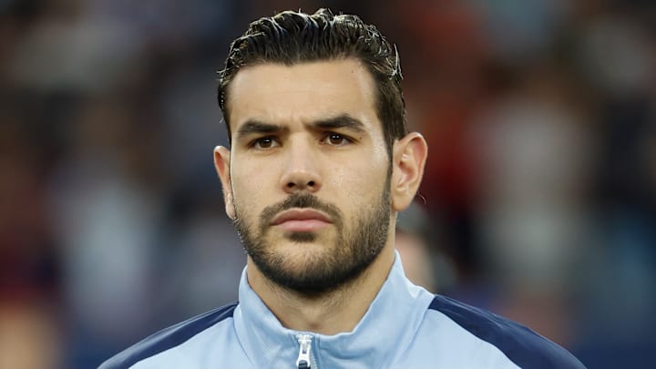 Théo Hernandez pourrait quitter l'AC Milan. Théo Hernandez pourrait quitter l'AC Milan.