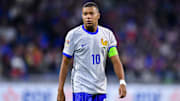 La cote de popularité de Kylian Mbappé aurait chuté auprès des Français. 