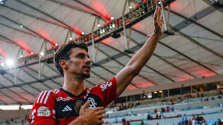 Rodrigo Caio está de volta ao Flamengo Rodrigo Caio está de volta ao Flamengo