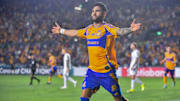 Chivas habría puesto el ojo en el defensa Juan Purata de Tigres, que termina su contrato con los regios en el mes de junio.