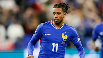 Michael Olise fut buteur et passeur décisif pour les Bleus.