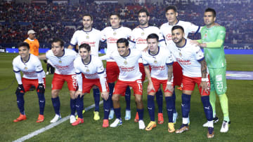El once titular que presentó Chivas para enfrentar al San Luis en la Fecha 2 de la Liga MX.