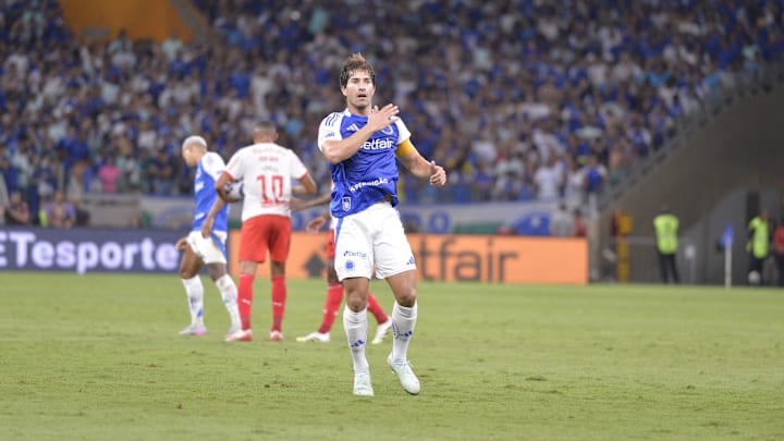 Cruzeiro venceu o RB Bragantino, de virada