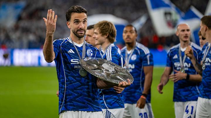 Der Aufstieg bedeutet Mehreinnahmen durch die TV-Gelder für Schalke
