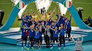 Roberto Mancini coach of Italy and the italian players...