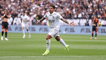 Galeano marcou gol decisivo em Itaquera