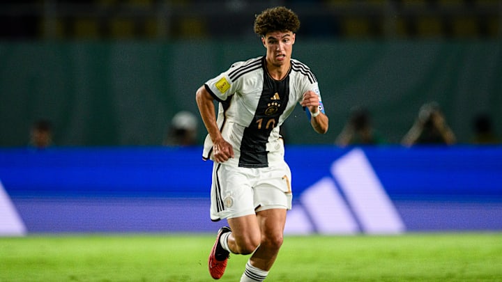 Der VfB Stuttgart zeigt Interesse an Noah Darvich Der VfB Stuttgart zeigt Interesse an Noah Darvich