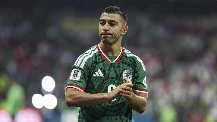 Erik Lira es el jugador que más se proyectaba para emigrar a Europa, pero no se ha concretado. Erik Lira es el jugador que más se proyectaba para emigrar a Europa, pero no se ha concretado.