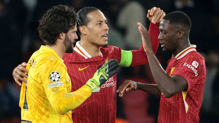 Alisson Becker, Virgil van Dijk und Ibrahima Konaté bilden bei Liverpool ein starkes Abwehrzentrum Alisson Becker, Virgil van Dijk und Ibrahima Konaté bilden bei Liverpool ein starkes Abwehrzentrum