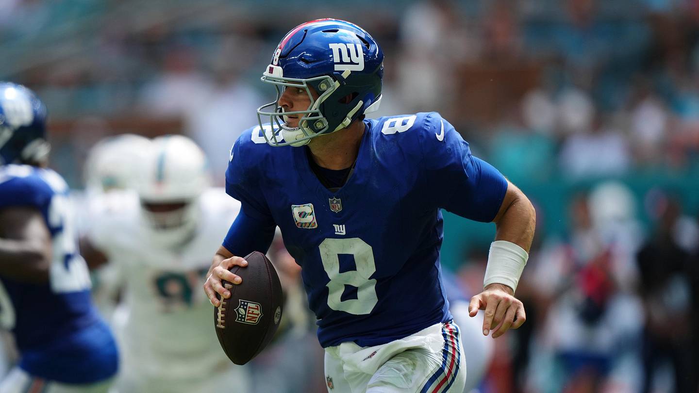 Daniel Jones Participates in 7-on-7 Drills in Giants' First OTA Practice This Spring - Vimarsana News