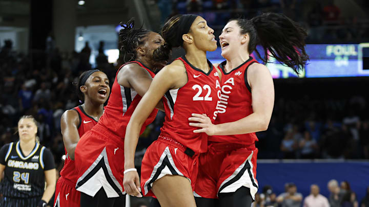  Las Vegas Aces center A'ja Wilson (22) celebrates with teammates after scoring game winning basket